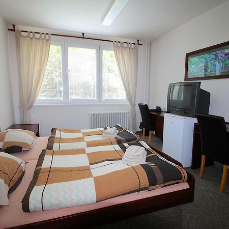 Hotelovy Dum Areal Острава Экстерьер фото
