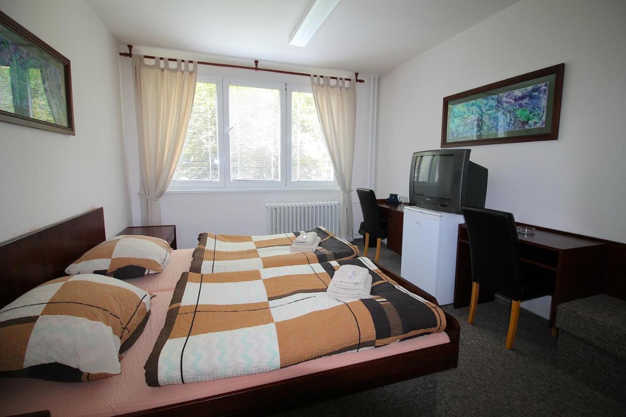 Hotelovy Dum Areal Острава Экстерьер фото